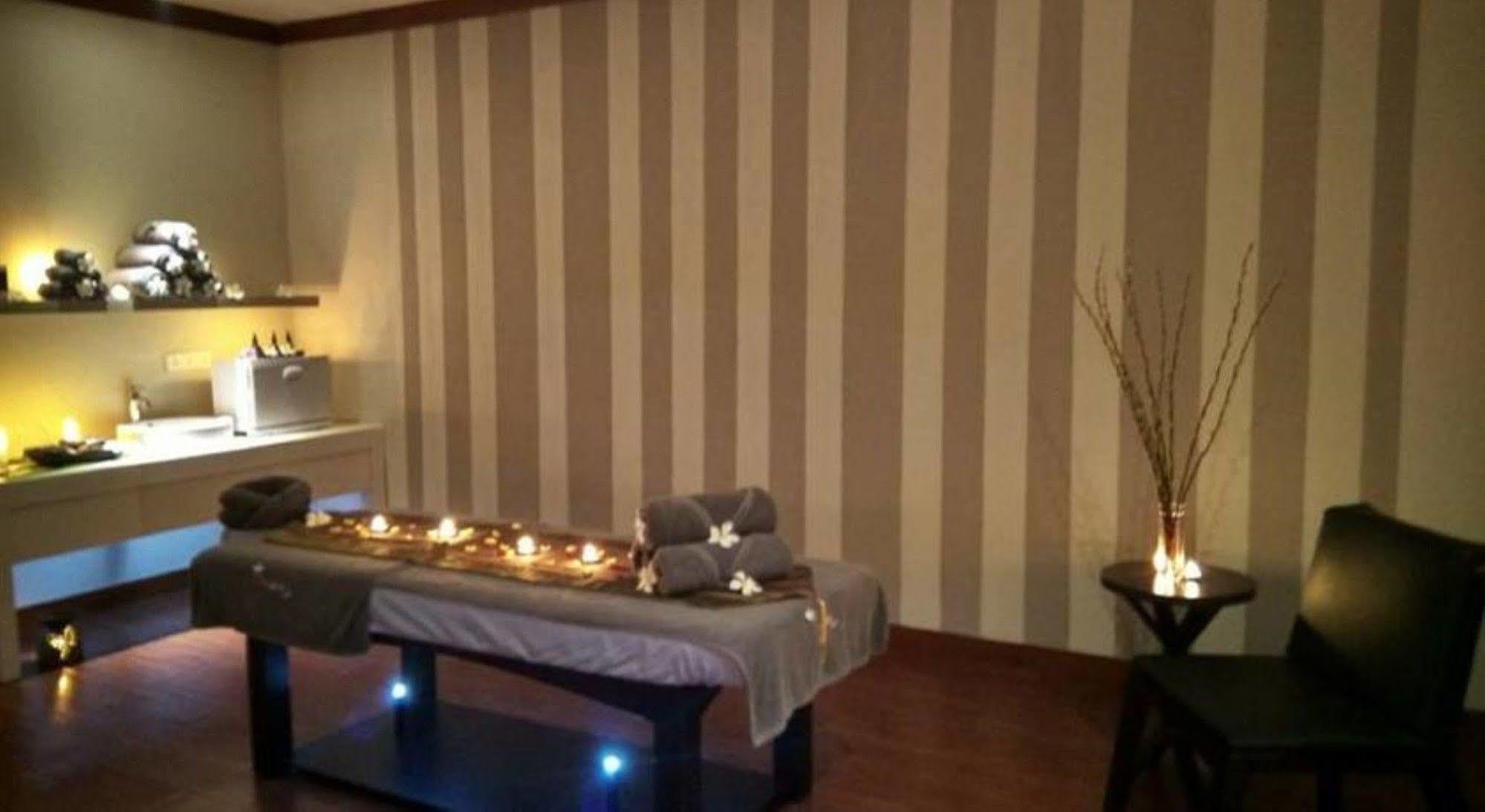 Hotel The Thingaha Nay Pyi Taw 5*
